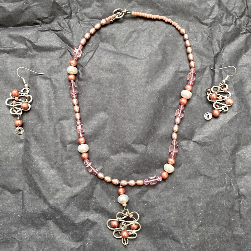 Swarovski Crystal and fresh water pearls necklace/choker set with earrings